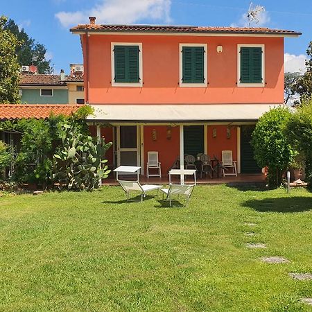 La Casa Delle Buone Letture Villa Lucca Exterior photo