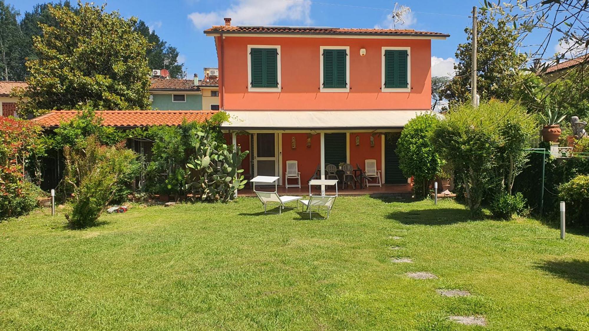 La Casa Delle Buone Letture Villa Lucca Exterior photo